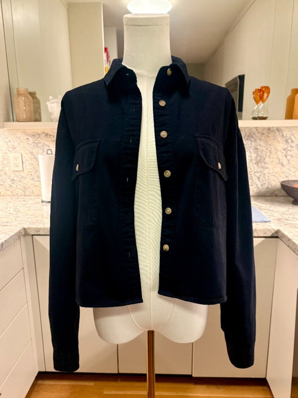 Aeropostale Women's Black Cropped Long Sleeve Button Up Shirt Top - Size Small - Picture 2 of 7